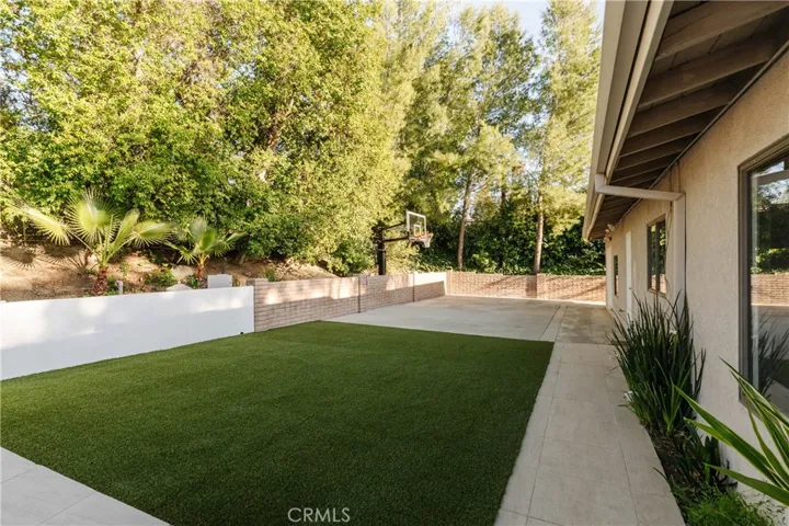 4935 Calvin Avenue, Tarzana, California 91356