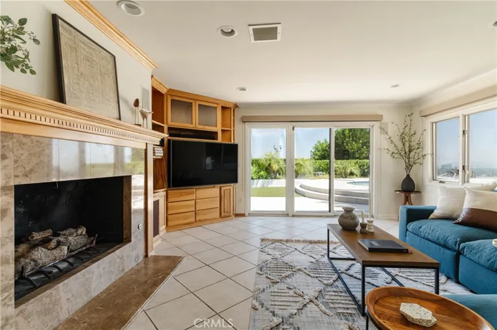4935 Calvin Avenue, Tarzana, California 91356