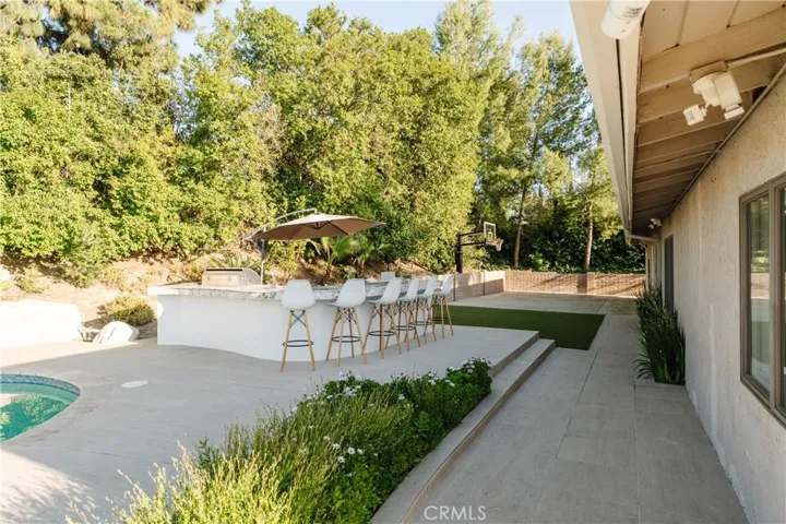 4935 Calvin Avenue, Tarzana, California 91356