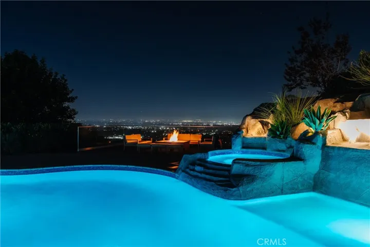 4935 Calvin Avenue, Tarzana, California 91356