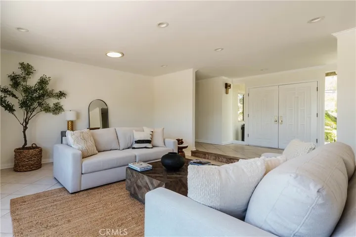 4935 Calvin Avenue, Tarzana, California 91356