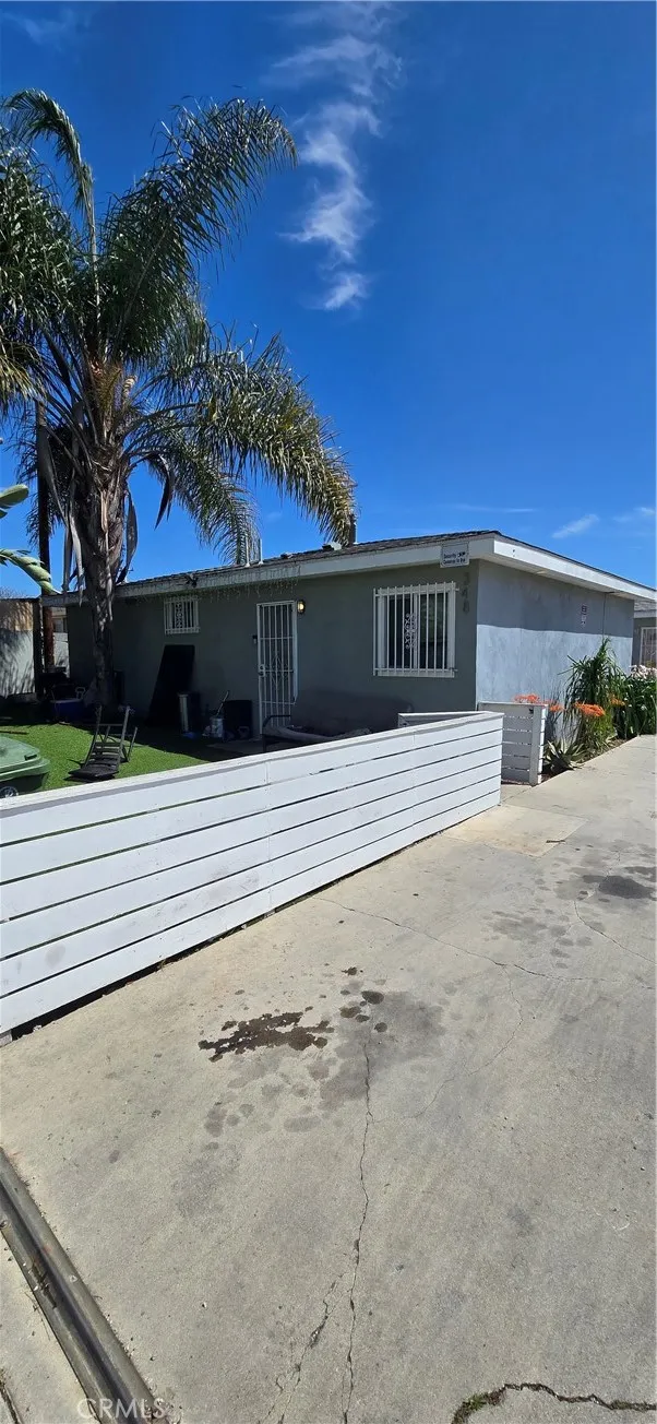 348 W Peach Street, Compton, California 90222 home-pic-1