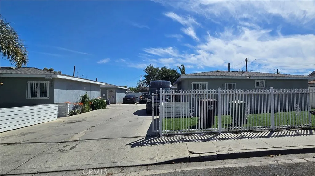 348 W Peach Street, Compton, California 90222 home-pic-0