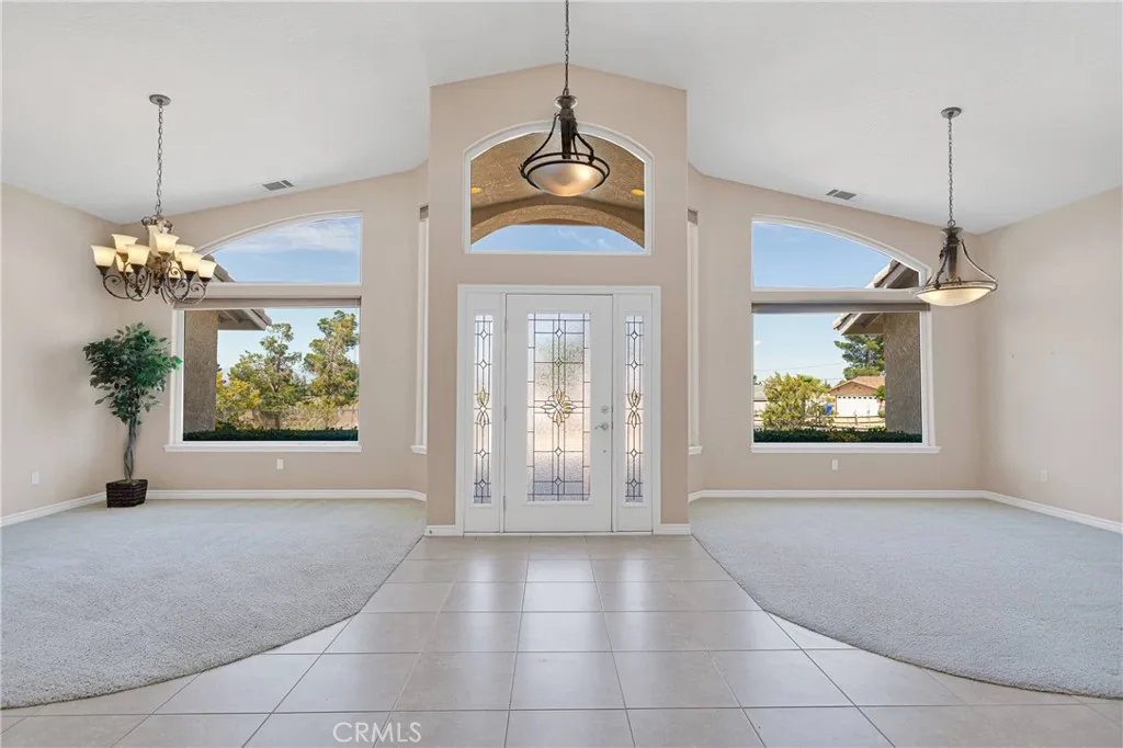 19410 Allegheny Court, Apple Valley, California 92307 home-pic-8