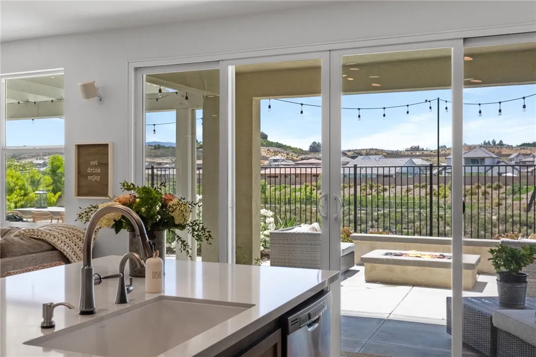 32325 Hillstone Street, Temecula, California 92591 home-pic-3