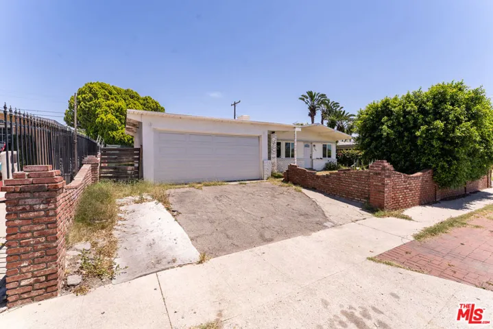 9870 Woodale Avenue, Arleta, California 91331