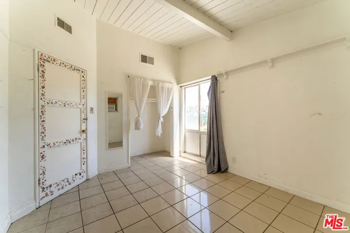9870 Woodale Avenue, Arleta, California 91331