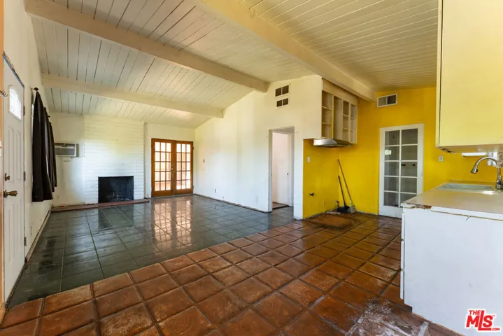 9870 Woodale Avenue, Arleta, California 91331