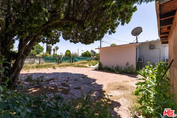 9870 Woodale Avenue, Arleta, California 91331