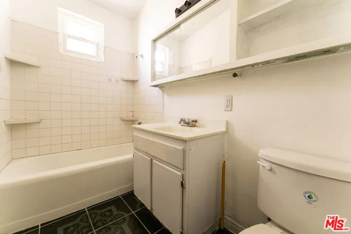 9870 Woodale Avenue, Arleta, California 91331