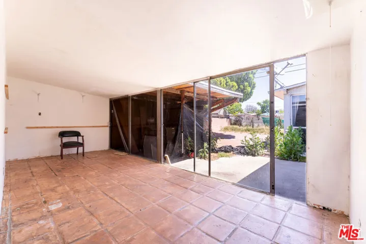 9870 Woodale Avenue, Arleta, California 91331