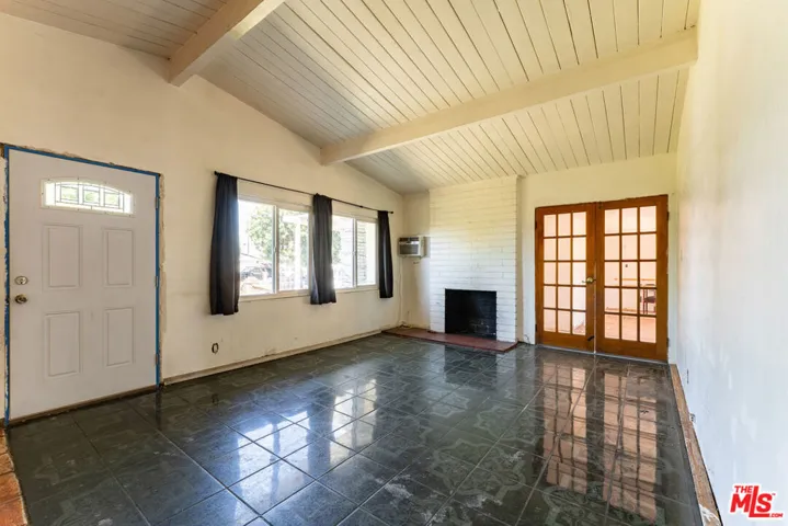 9870 Woodale Avenue, Arleta, California 91331