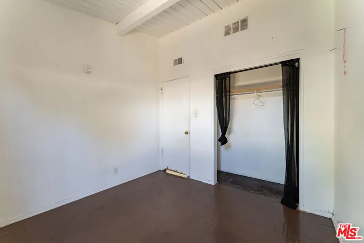 9870 Woodale Avenue, Arleta, California 91331