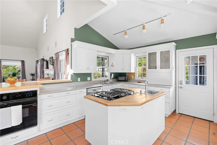 260 Twin Ridge Drive, San Luis Obispo, California 93405