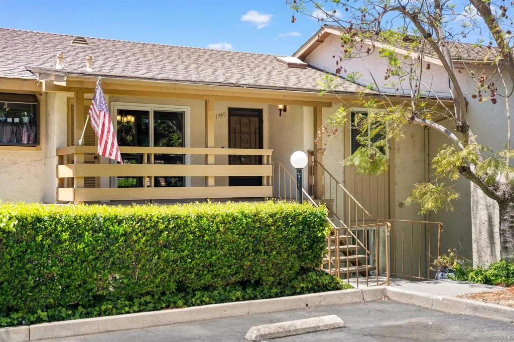 1940 Fairway Circle Dr, San Marcos, California 92078 home-pic-2