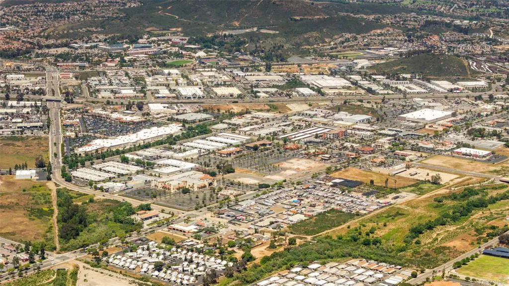 1940 Fairway Circle Dr, San Marcos, California 92078 home-pic-43