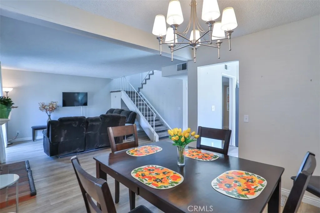 137 Oak Forest Circle, Glendora, California 91741, 3 Bedrooms Bedrooms, ,3 BathroomsBathrooms,Residential,For Sale,Oak Forest,CV25118318