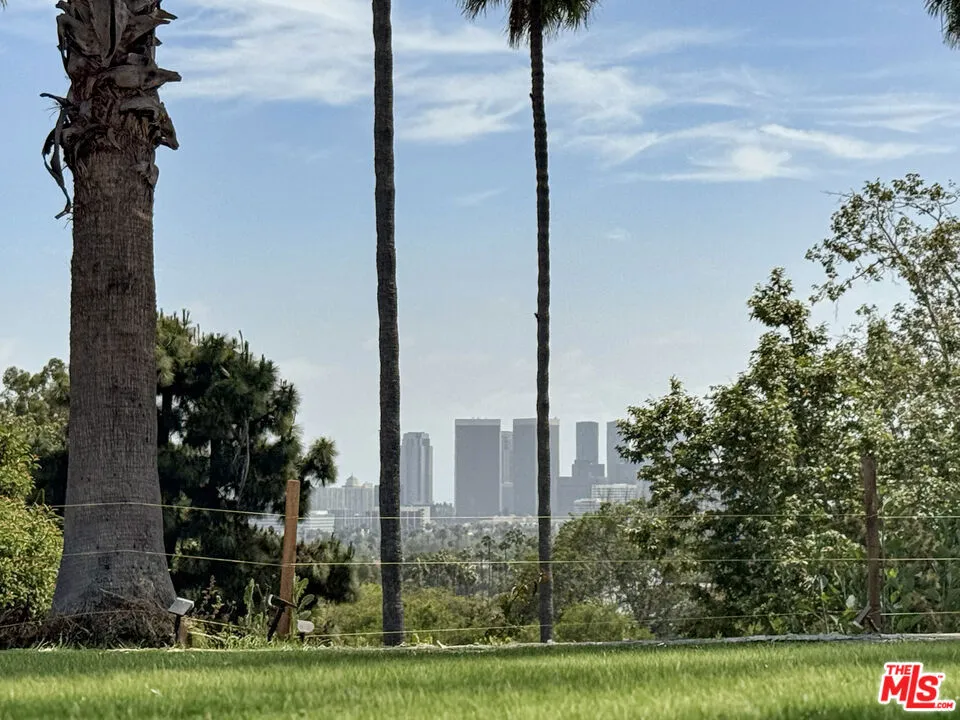 430 Robert Lane, Beverly Hills, California 90210 home-pic-32