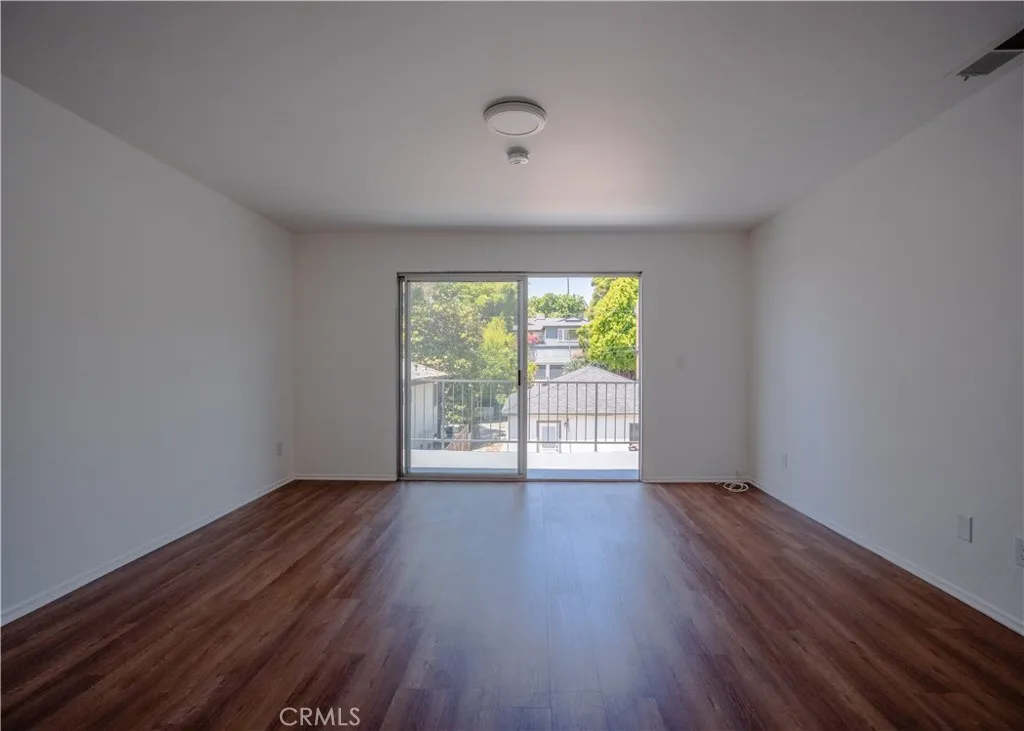 1522 N Benton Way, Los Angeles, California 90026 home-pic-15