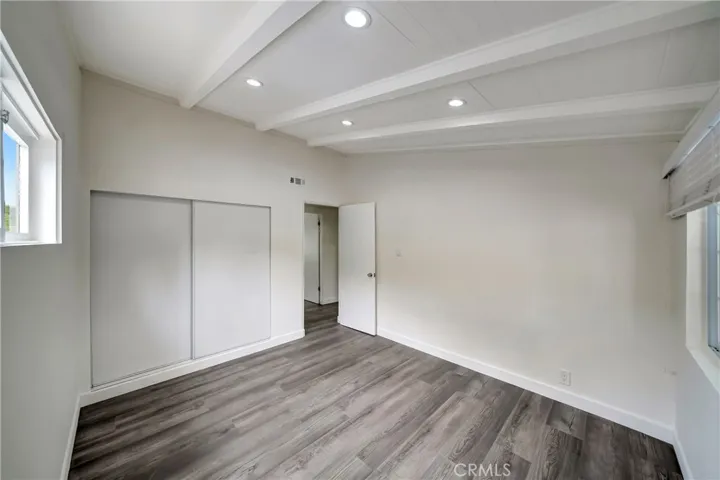 19706 Victory Boulevard, Woodland Hills, California 91367