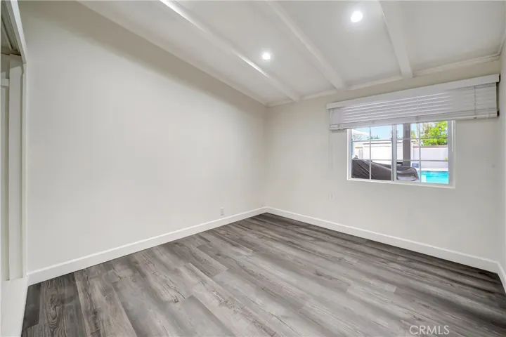 19706 Victory Boulevard, Woodland Hills, California 91367
