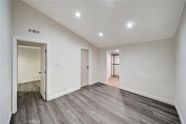 19706 Victory Boulevard, Woodland Hills, California 91367