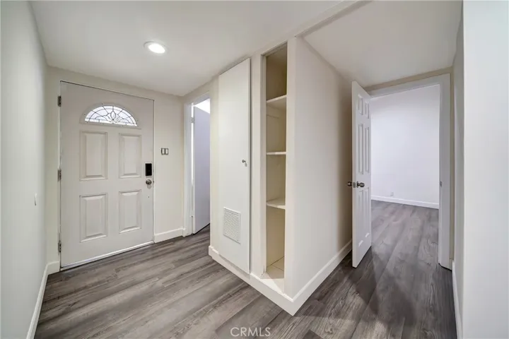 19706 Victory Boulevard, Woodland Hills, California 91367