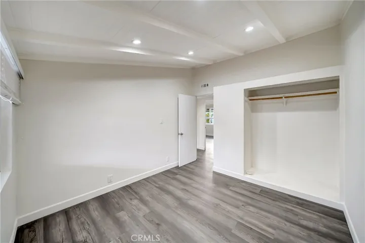19706 Victory Boulevard, Woodland Hills, California 91367