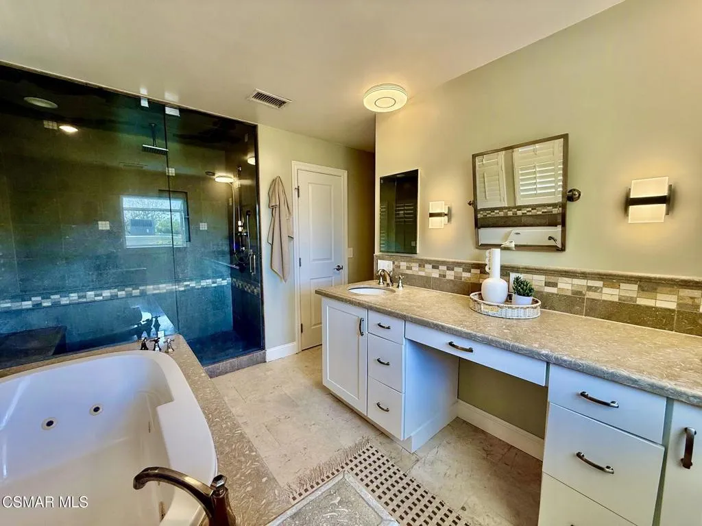 4809 Dunman Avenue, Woodland Hills, California 91364 home-pic-23