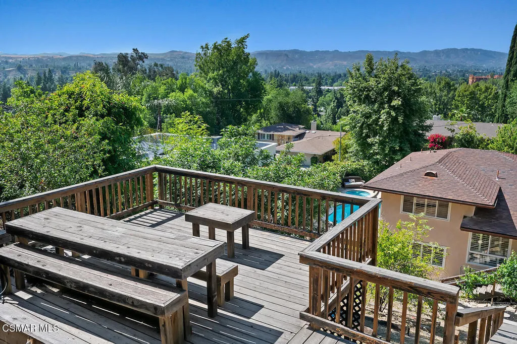 4809 Dunman Avenue, Woodland Hills, California 91364 home-pic-38