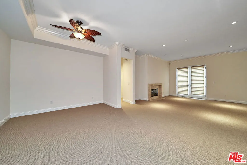 143 N Arnaz Drive 106, Beverly Hills, California 90211 home-pic-18