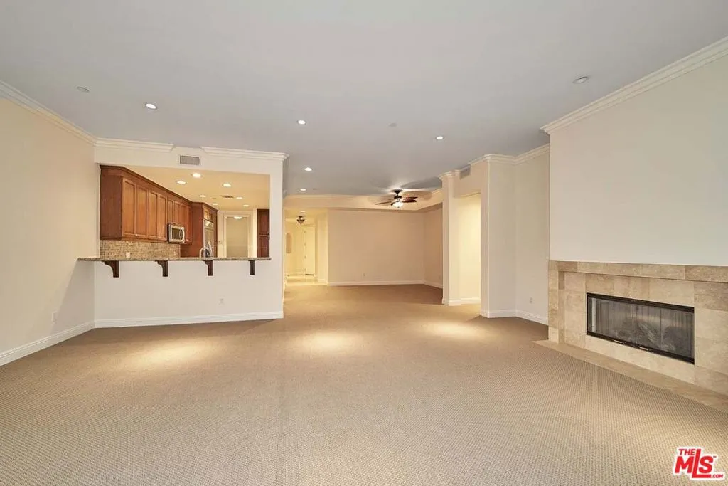 143 N Arnaz Drive 106, Beverly Hills, California 90211 home-pic-15