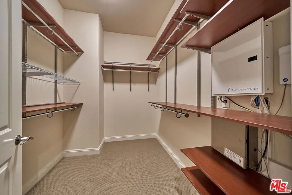 143 N Arnaz Drive 106, Beverly Hills, California 90211 home-pic-6