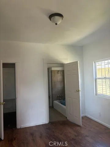 1413 E 77th Street, Los Angeles, California 90001