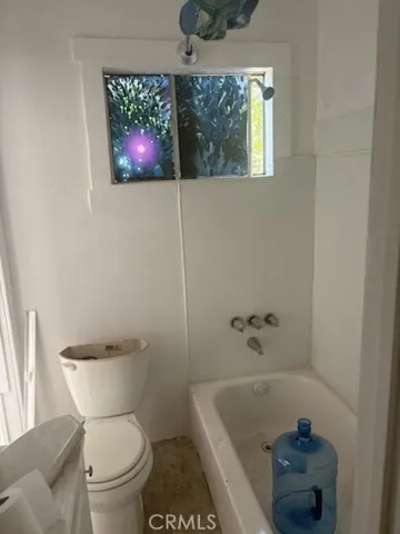 1413 E 77th Street, Los Angeles, California 90001