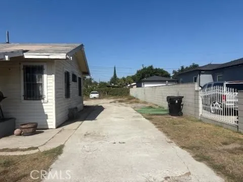 1413 E 77th Street, Los Angeles, California 90001