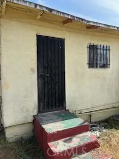 1413 E 77th Street, Los Angeles, California 90001