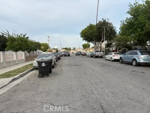 1413 E 77th Street, Los Angeles, California 90001