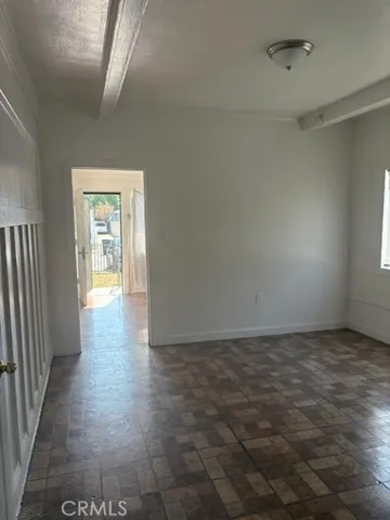 1413 E 77th Street, Los Angeles, California 90001