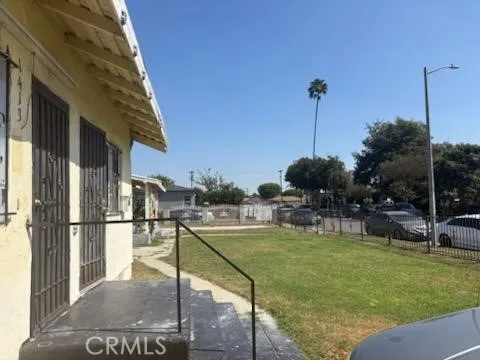 1413 E 77th Street, Los Angeles, California 90001