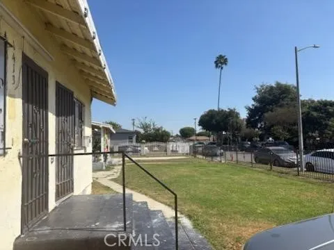 1413 E 77th Street, Los Angeles, California 90001