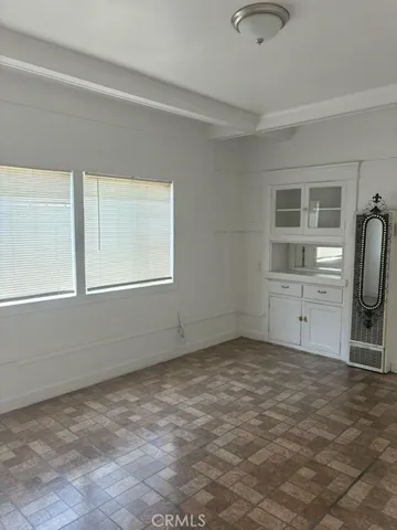 1413 E 77th Street, Los Angeles, California 90001