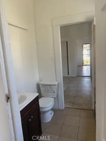 1413 E 77th Street, Los Angeles, California 90001