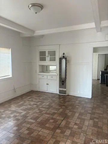 1413 E 77th Street, Los Angeles, California 90001