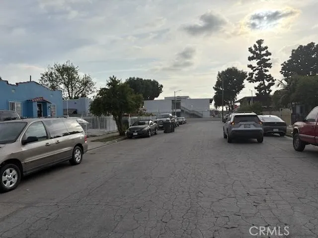 1413 E 77th Street, Los Angeles, California 90001