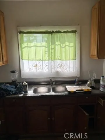 1413 E 77th Street, Los Angeles, California 90001
