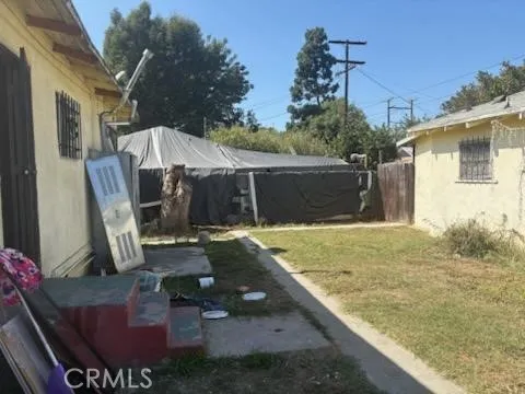1413 E 77th Street, Los Angeles, California 90001
