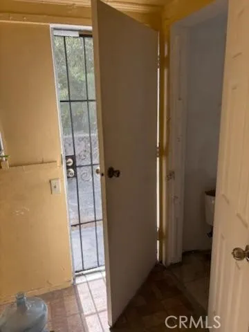 1413 E 77th Street, Los Angeles, California 90001