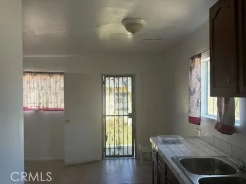 1413 E 77th Street, Los Angeles, California 90001