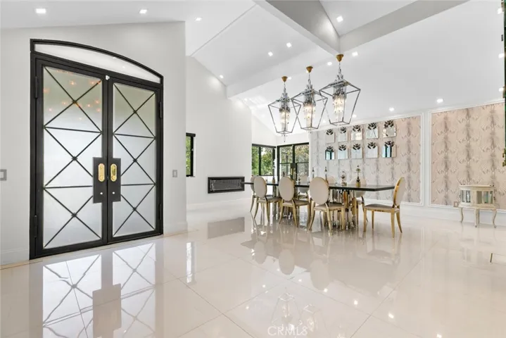 2223 Flintridge Drive, Glendale, California 91206
